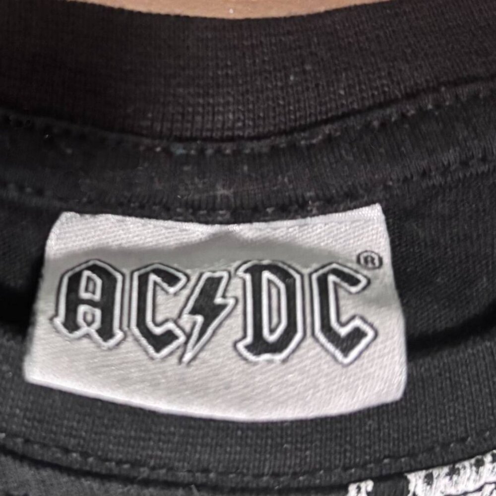 AC/DC, ACDC HIGH VOLTAGE GRAPHIC PRINT GENERIC BAND T-SHIRT / SZ. MEDIUM - Picture 2 of 3
